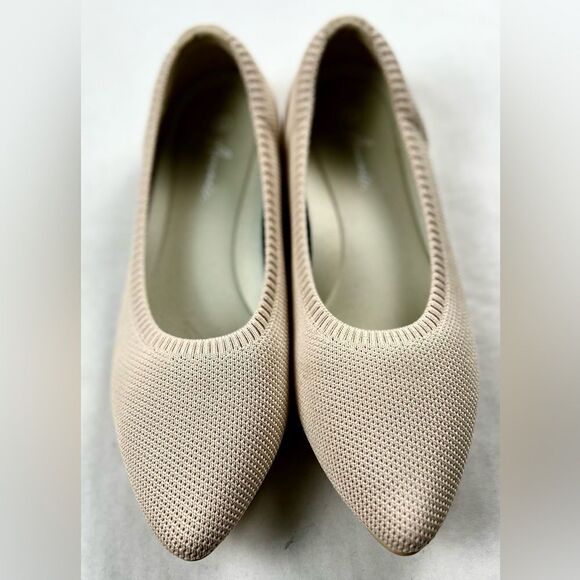 Arromic Nude Pointy Toe Flats - Picture 5 of 12